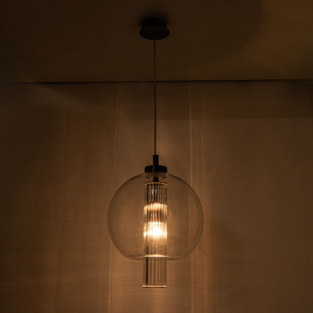 1241 BELLA LAMPA WISZĄCA TYTAN